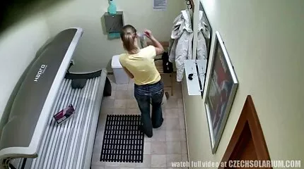 جاءت الأخت مفلس للنقانق. مشاهدة جنس عربي