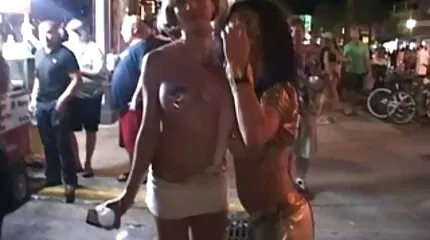 كيف تسجل في مدرسة القيادة سكس وجنس عربي هذه؟ وسوف يعلمونك كيفية القيادة ، وسوف يضاجعك كمكافأة!.
