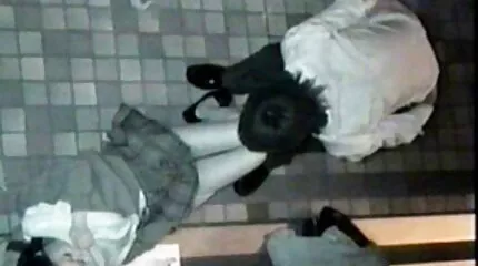 رجل أشقر يمارس الجنس مع فتاة نحيفة سكس عربي عنيف جميلة