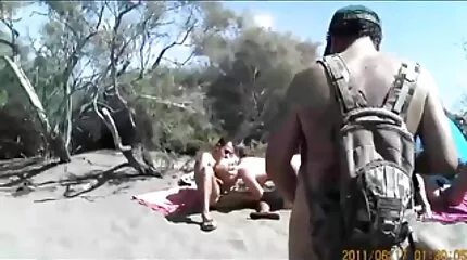 لقد عربي جنس سئمت هايلي من زوج أمها لدرجة أنه ضربها أثناء اللعب!.