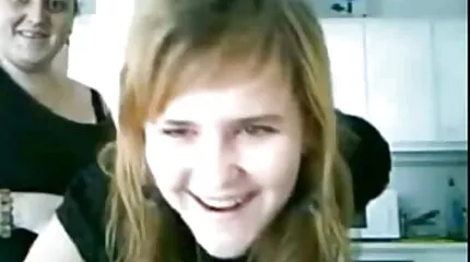 سوف يضرط الولد زوجة أبيه في المؤخرة حتى لا تعطيه هذه الكلبة لأبيها مترجم عربي جنس