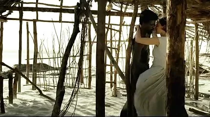 لقد أساء الأب الابن لأنه يمارس جنس رومانسي عربي الجنس مع مدبرة المنزل ولكنه منعه!.