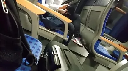 أقنعت صديقتها المقربة بمقابلة أخيها الأكبر. عربي جنس