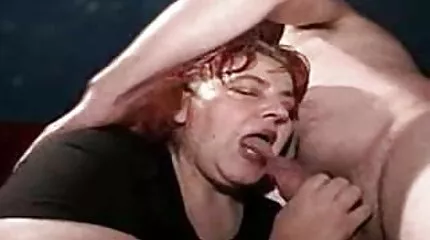 تناوب الصديقات اللطيفات اللطيفات في التنانير على الجلوس على أحد الأعضاء افلام سكس عربية تويتر
