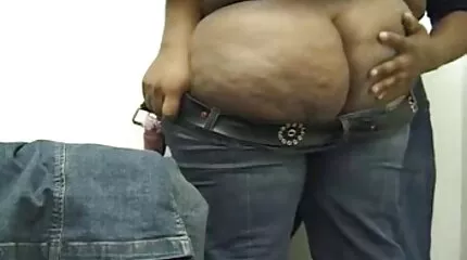 تظهر مثل هذا الحمار الجميل حتى في جنس مترجم عربي المعارض.