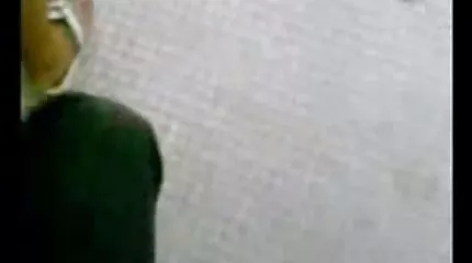 من الصعب اللسان مقابل جنسعربى المال - ما هو الرهيب في ذلك؟.