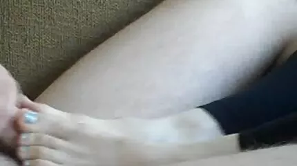 المرأة لقطات جنس عربى النحيفة تدفأ بشكل صحيح وتفعل العجائب على القضيب.